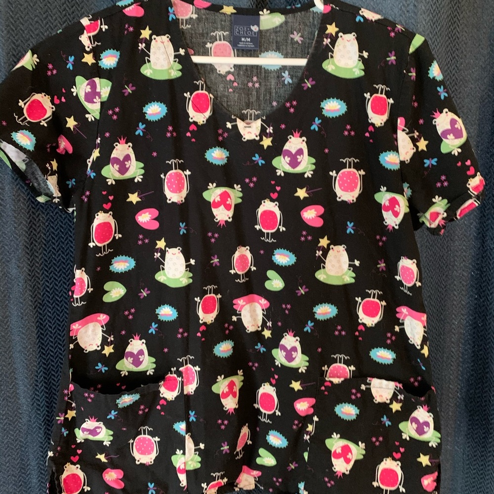 Pediatric scrub top